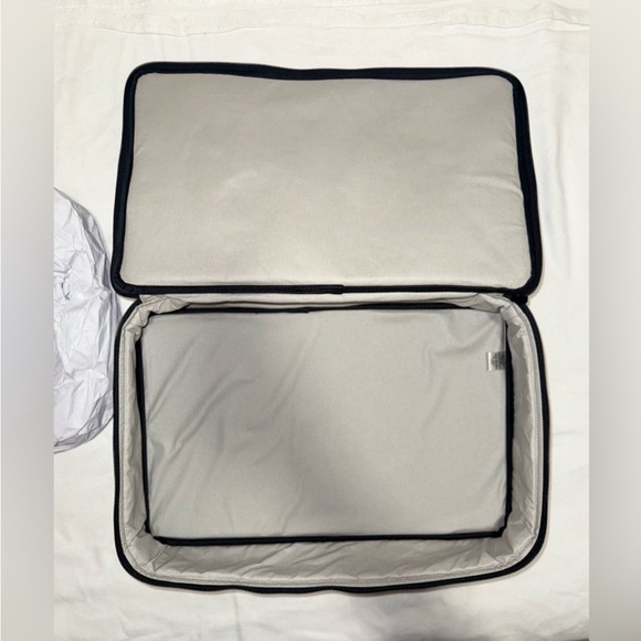 NWT Vera bradley casserole caddy carry handle 10in x 16in x 3in - Picture 7 of 8